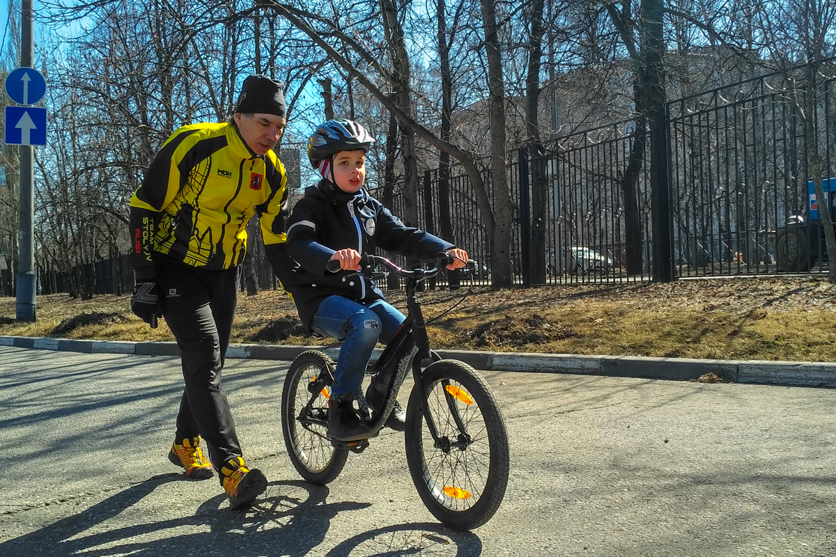 Урок езды на велосипеде на Воробьевых горах