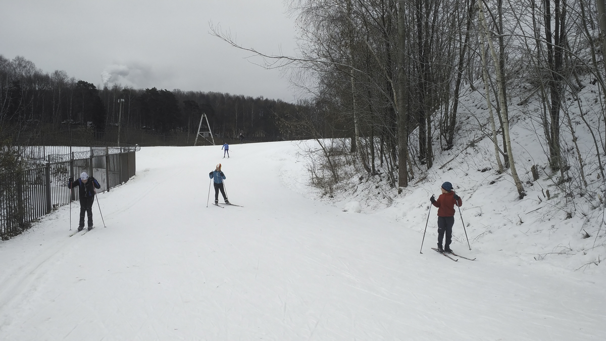 катание на лыжах в Красногорске